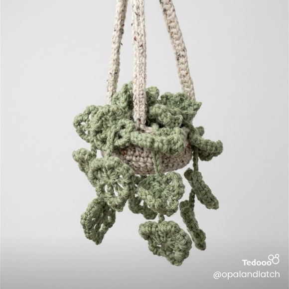 Small Crochet Plant Hanger - Picture 4 of 4